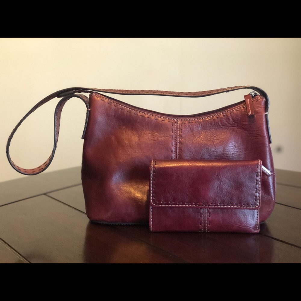 PURSE: Fossil Burgundy Leather Small Shoulder Bag